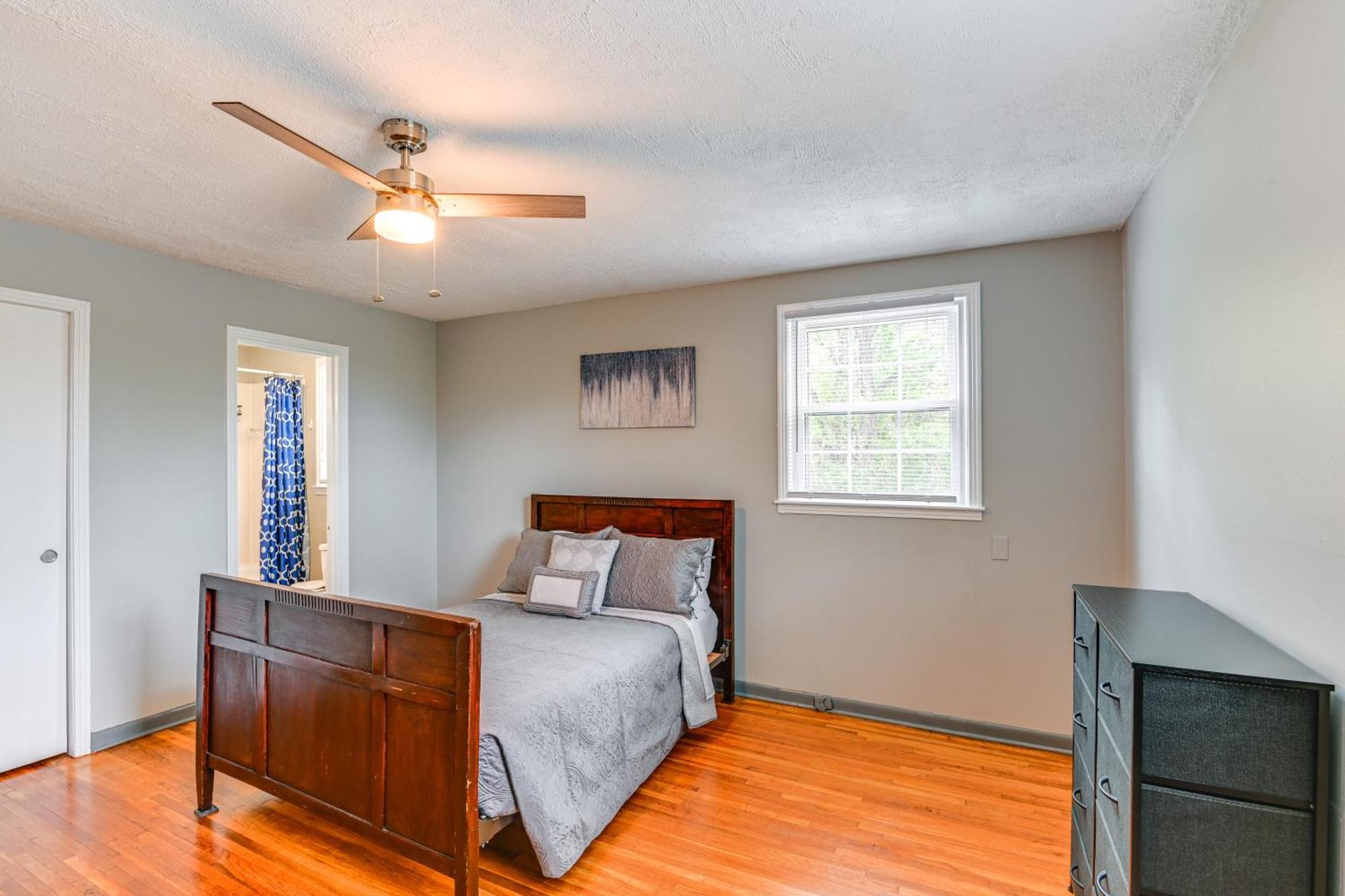 Cozy Getaway 11 Mi To Downtown!