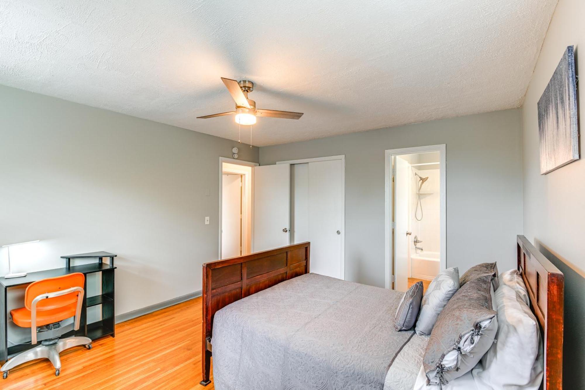 Holiday home Cozy Getaway 11 Mi To Downtown! *