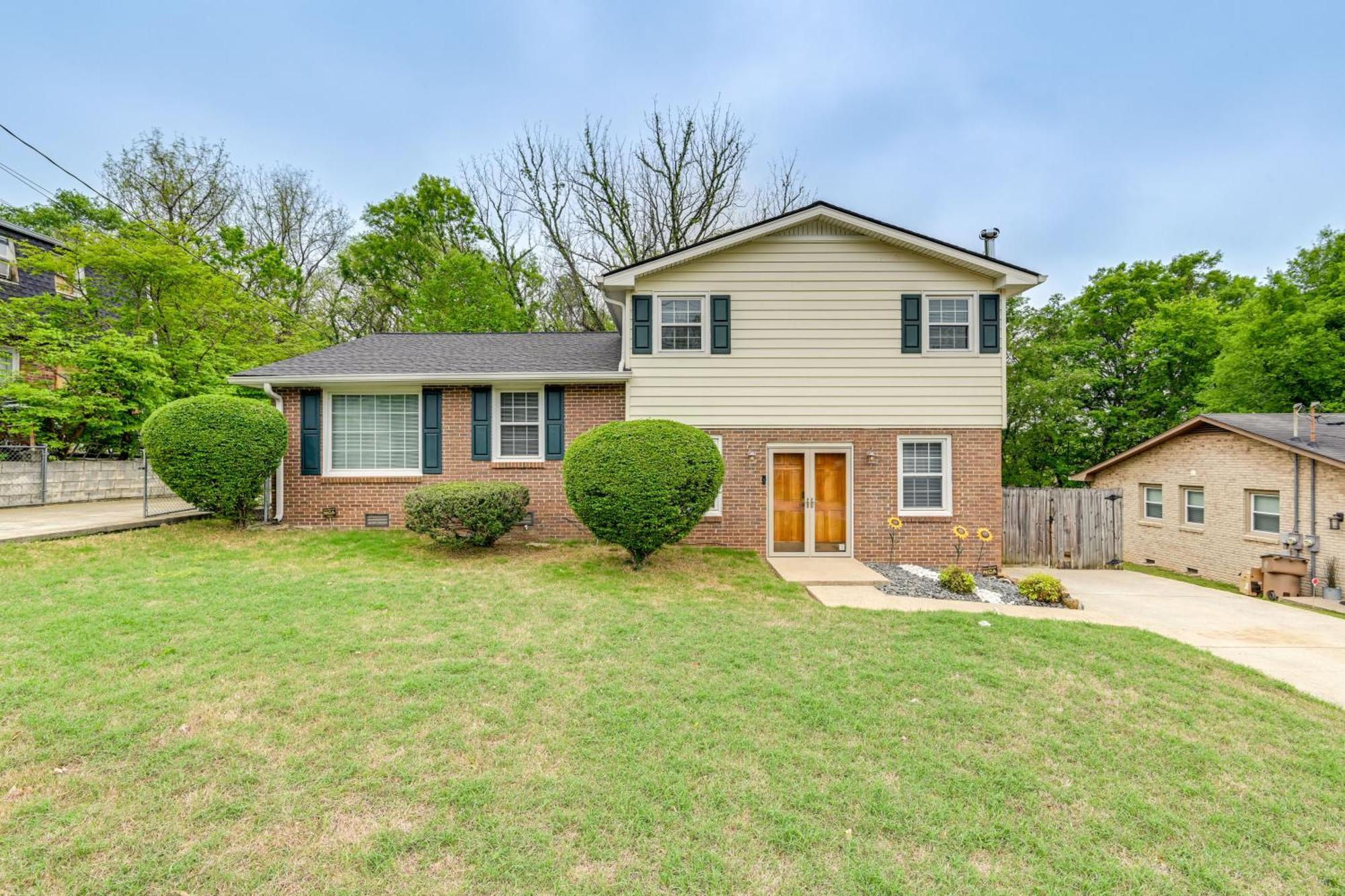 Holiday home Cozy Getaway 11 Mi To Downtown! *